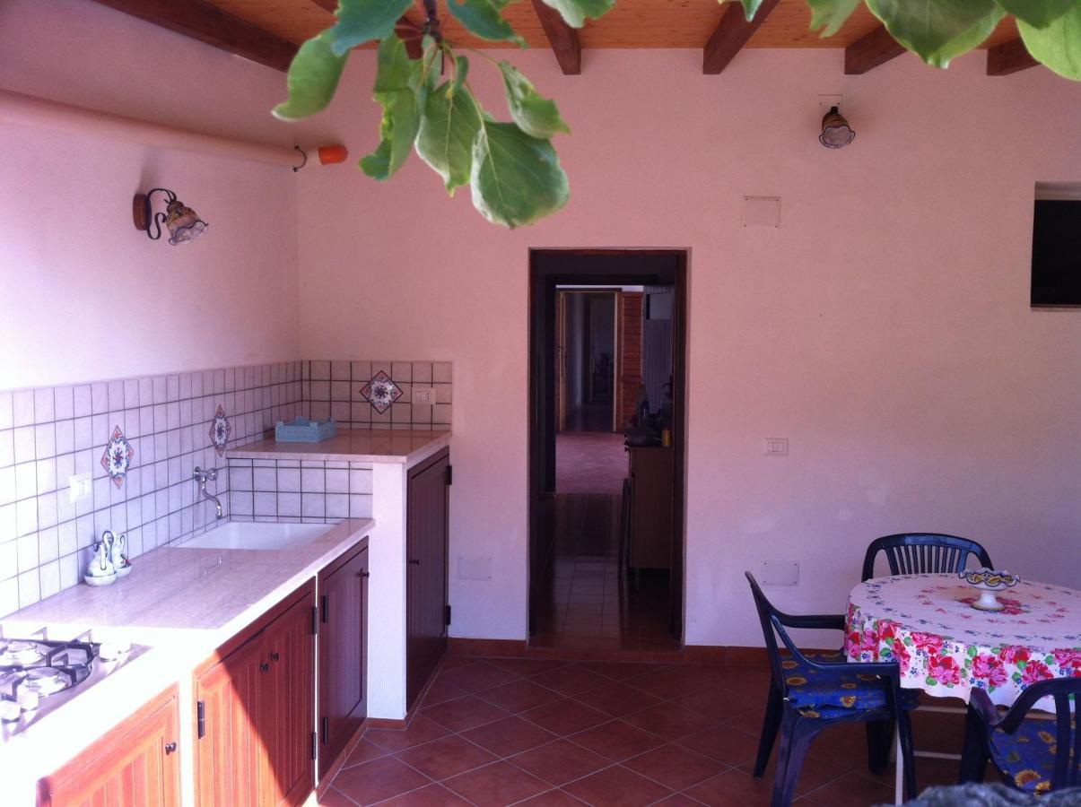 Villa By The Vulcano - 70Mq Plus Large Garden And Patio Exterior photo