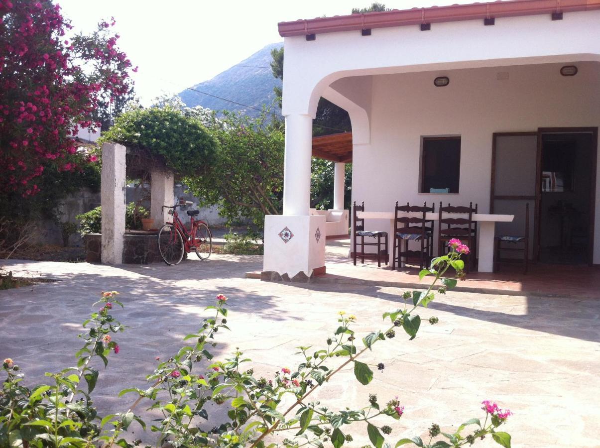 Villa By The Vulcano - 70Mq Plus Large Garden And Patio Exterior photo